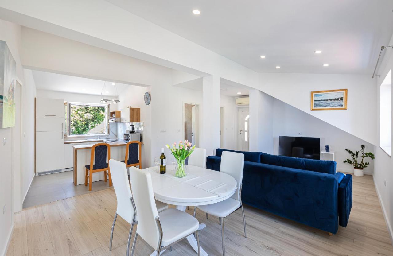 Villa New York Млини Екстериор снимка
